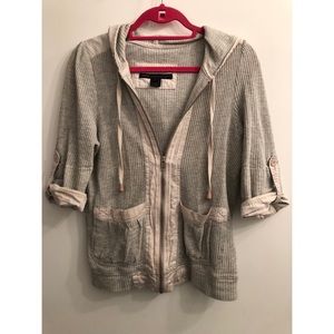 Chic Marc Jacobs Sweater (Perfect for Casual Wear)